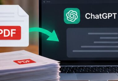 حاسوب يعرض تلخيص ملف PDF باستخدام ChatGPT