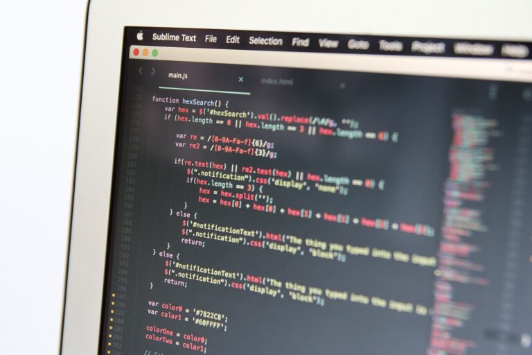 كيفية مراجعة الأكواد المولدة بالذكاء الاصطناعي قبل استخدامها